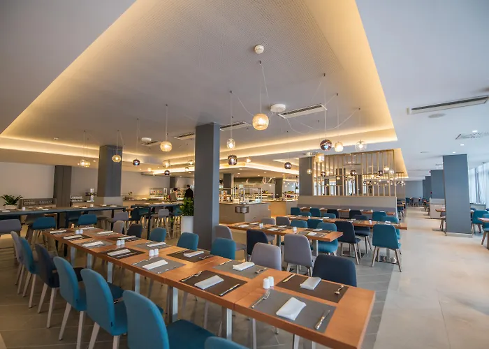 Arena Hotel Holiday