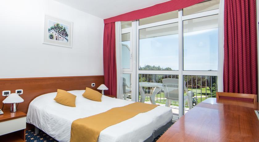 Arena Hotel 3*