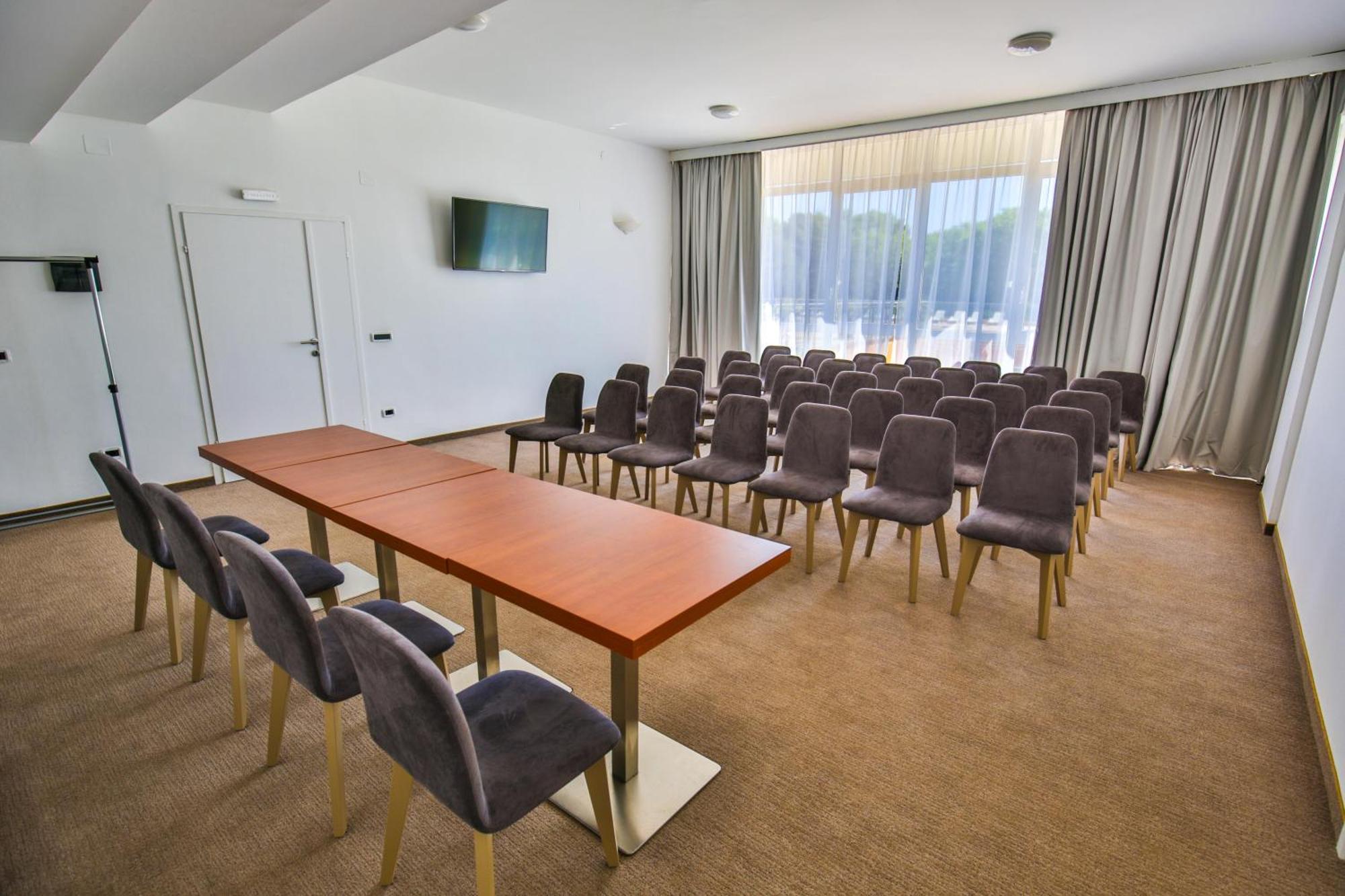 Hotel Arena 3*